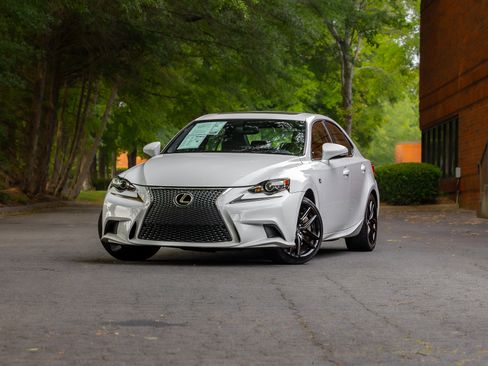 Used 2016 Lexus IS 350 w/ F Sport Package RWD image 2