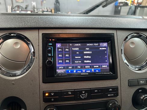 Used 2011 Ford F250 XLT w/ Snow Plow Prep Pkg image 28