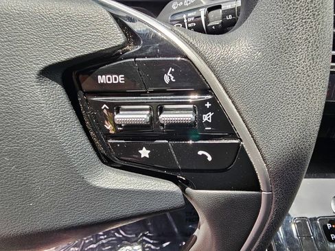 Used 2025 Kia Niro LX FWD image 21