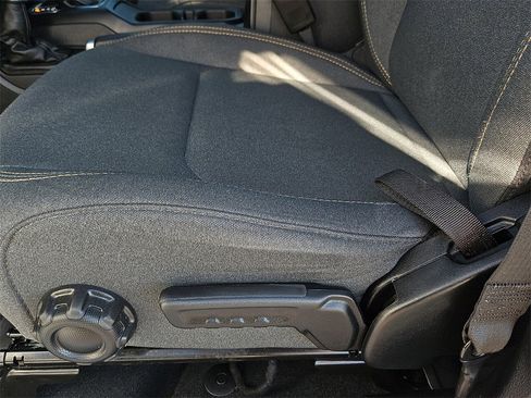 Used 2024 Jeep Gladiator Sport image 22