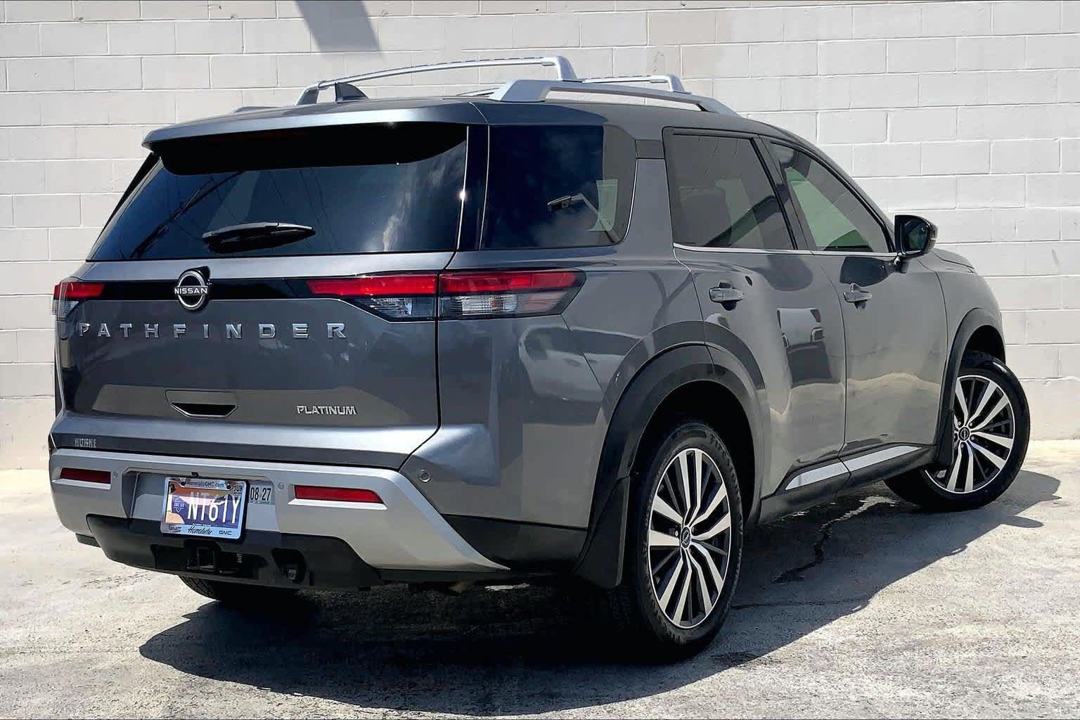 Used 2022 Nissan Pathfinder Platinum w/ Cargo Package FWD image 22