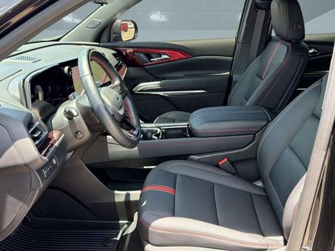 Used 2025 Chevrolet Traverse RS w/ LPO, Floor Liner Package FWD image 5