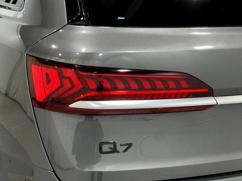 Used 2021 Audi Q7 3.0T Prestige w/ Prestige Package AWD/4WD image 36