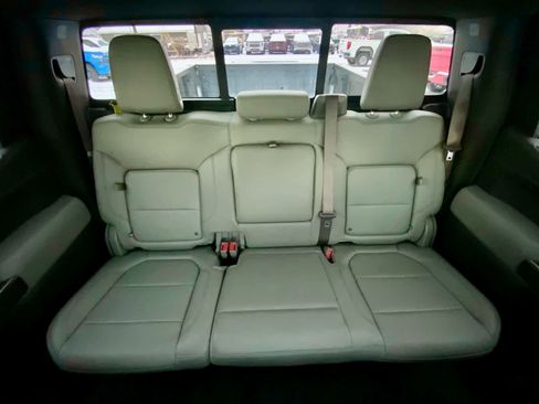 Used 2020 Chevrolet Silverado 1500 LT Trail Boss image 28