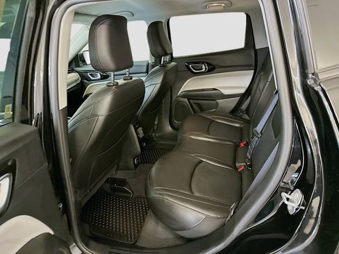 Used 2022 Jeep Compass Limited image 28