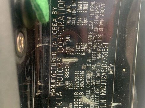 Used 2013 Kia Soul + FWD image 9