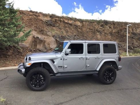 Used 2021 Jeep Wrangler Unlimited Sahara image 2