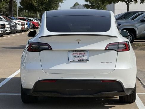 Used 2022 Tesla Model Y Performance AWD/4WD image 5