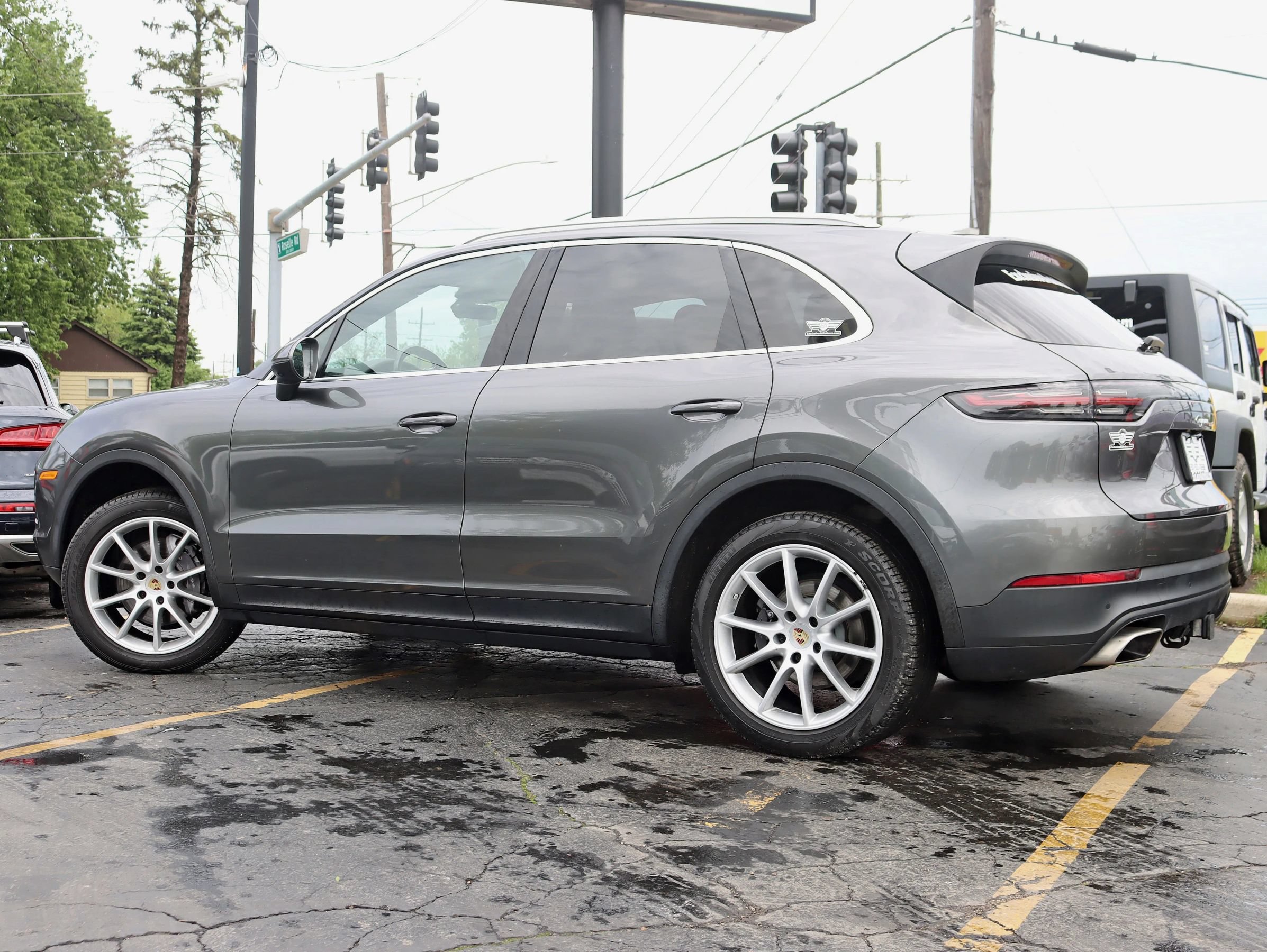 Used 2019 Porsche Cayenne AWD/4WD image 10