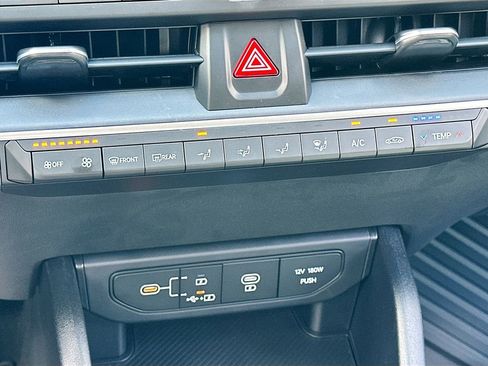 New 2025 Kia K4 LXS image 15