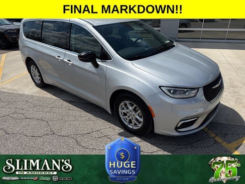 Used 2024 Chrysler Pacifica Touring-L FWD image 1