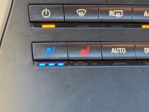 Used 2019 Lincoln Nautilus Reserve image 27