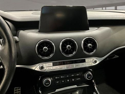 Used 2018 Kia Stinger GT2 image 6