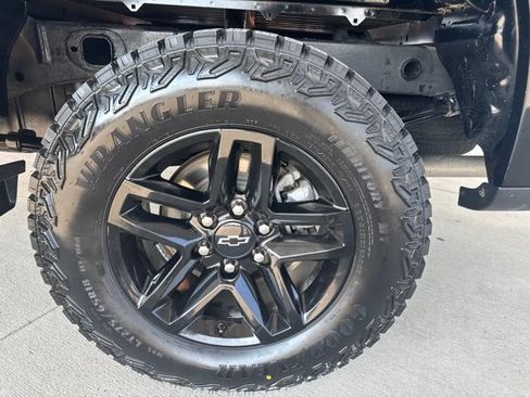 Used 2023 Chevrolet Silverado 1500 LT Trail Boss w/ Convenience Package II AWD/4WD image 27