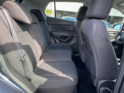 Used 2018 Chevrolet Trax LS FWD image 20