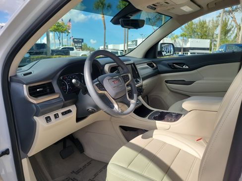 Used 2023 GMC Acadia Denali w/ Denali Ultimate Package image 9