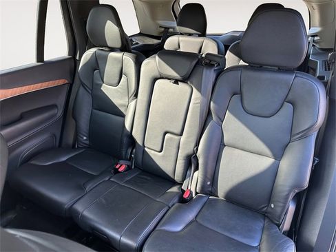 Used 2021 Volvo XC90 T6 Momentum w/ Climate Package image 13