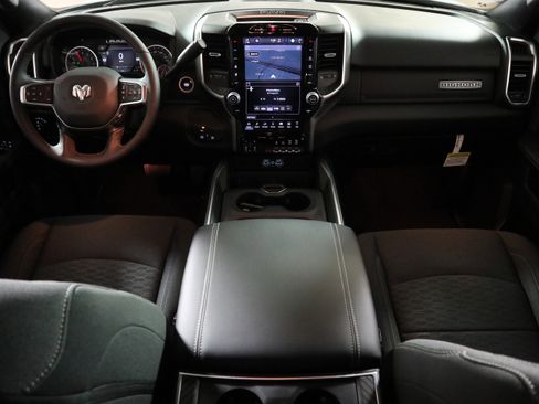 New 2026 RAM 2500 Big Horn AWD/4WD image 15