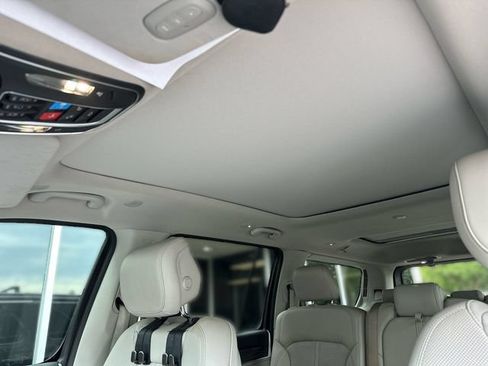 Used 2022 Jeep Wagoneer Series III w/ Premium Group I AWD/4WD image 23