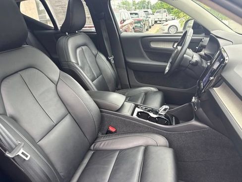 Used 2023 Volvo XC40 B5 Plus w/ Protection Package Premier AWD/4WD image 14