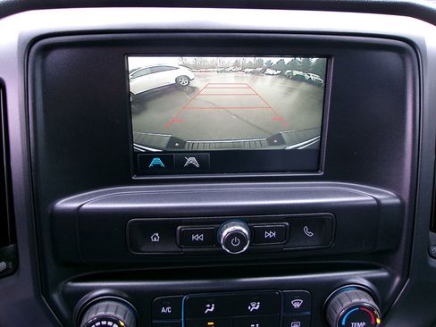 Used 2018 Chevrolet Silverado 1500 Custom w/ Custom Value Package image 16