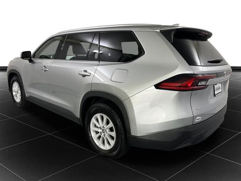 Used 2025 Toyota Grand Highlander AWD image 3