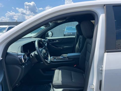 Used 2025 Chevrolet Equinox LT FWD image 27