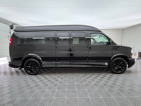 Used 2025 GMC Savana 2500 Extended w/ Driver Convenience Package RWD image 6