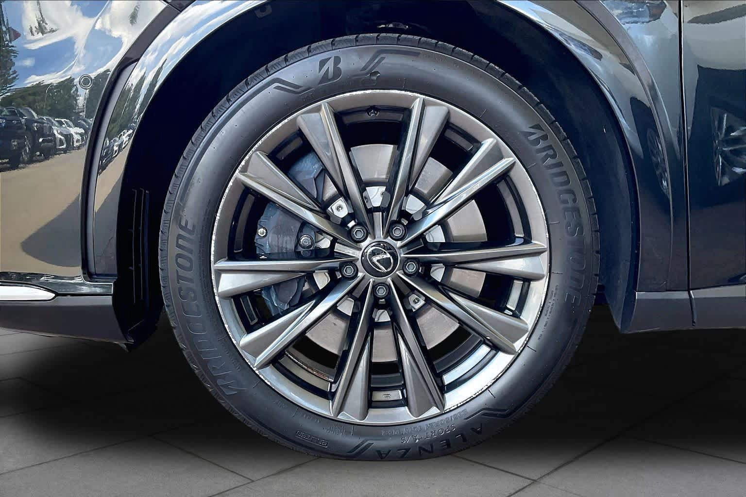 Used 2023 Lexus RX 350 F Sport w/ Cold Area Package AWD/4WD image 10