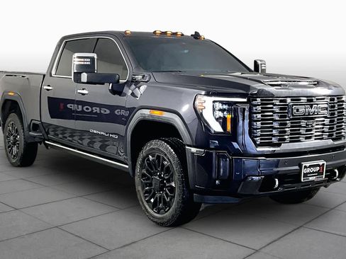 Used 2024 GMC Sierra 2500 Denali Ultimate AWD/4WD image 2