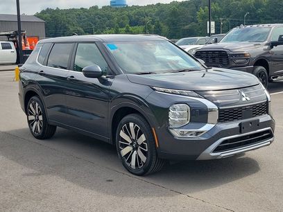 Used 2025 Mitsubishi Outlander SE