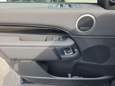 New 2026 Land Rover Discovery S AWD/4WD image 24