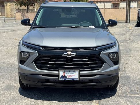New 2026 Chevrolet TrailBlazer LT w/ Midnight Edition FWD image 2