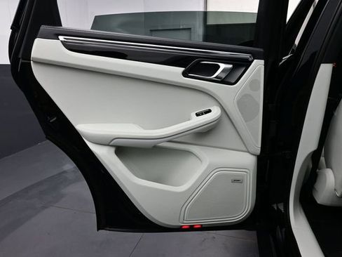 New 2026 Porsche Macan AWD/4WD image 13