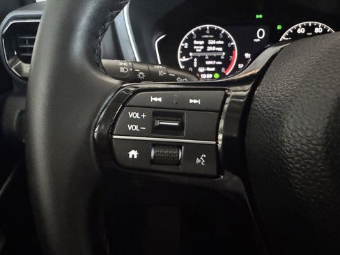 Used 2025 Honda Pilot Touring image 22