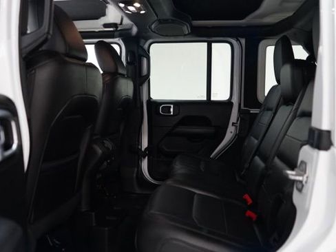 Used 2019 Jeep Wrangler Unlimited Sahara w/ Advanced Safety Group AWD/4WD image 29