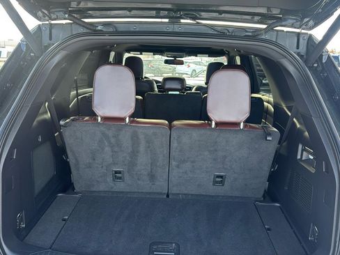 Used 2022 Ford Explorer Platinum w/ Technology Package image 21