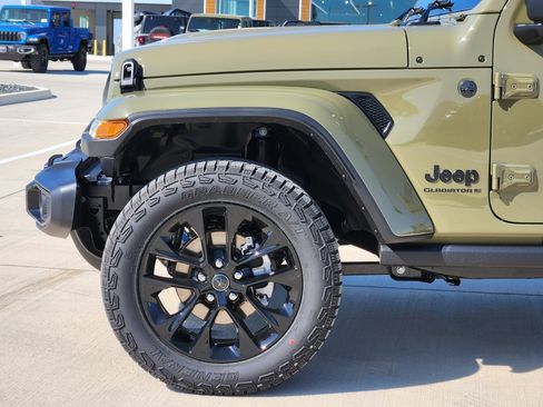 New 2025 Jeep Gladiator Sport image 5