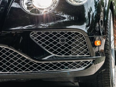 Used 2017 Bentley Continental GT image 28