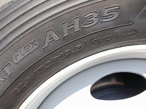 Used 2015 Ford F550 2WD Regular Cab Super Duty image 37