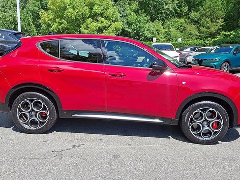 Used 2024 Alfa Romeo Tonale Ti w/ Premium Interior Package AWD/4WD image 9