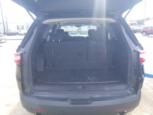 Used 2021 Chevrolet Traverse LS FWD image 13