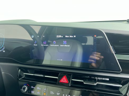 Certified 2025 Kia Niro EX Touring image 27