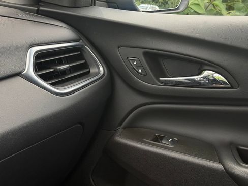 Used 2024 Chevrolet Equinox LT AWD/4WD image 35