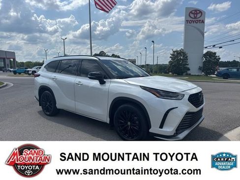 Used 2023 Toyota Highlander XSE FWD image 1