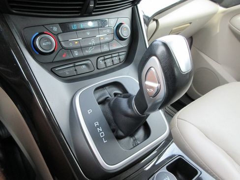 Used 2017 Ford C-MAX Energi Titanium w/ Equipment Group 501A FWD image 29