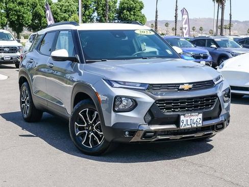 Used 2023 Chevrolet TrailBlazer ACTIV FWD image 2