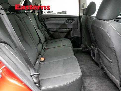 Used 2024 Nissan Rogue S AWD/4WD image 23
