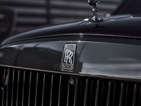 Used 2022 Rolls-Royce Cullinan Black Badge w/ Dark Exterior Package image 9