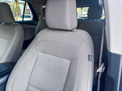 Used 2022 Ford Explorer XLT image 24